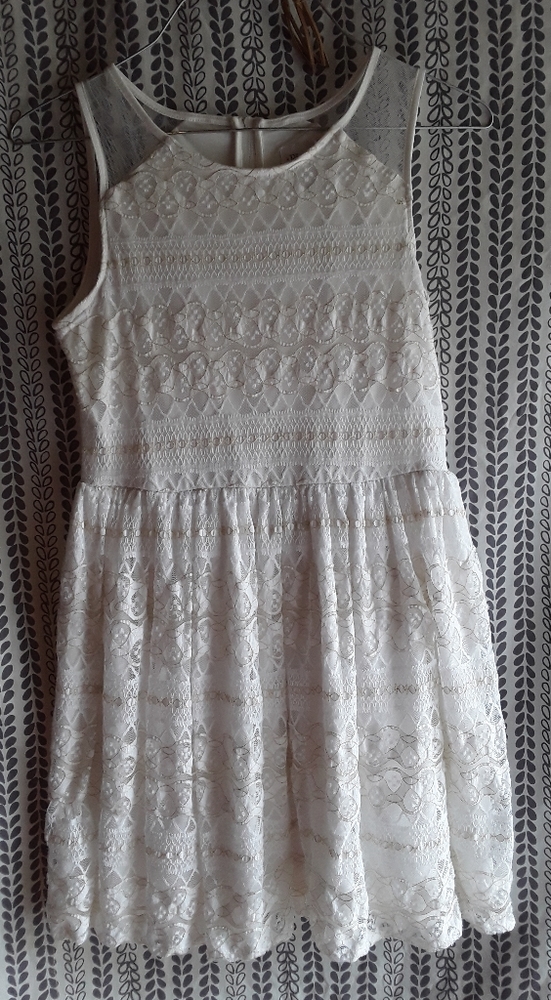 Girls lace dress
